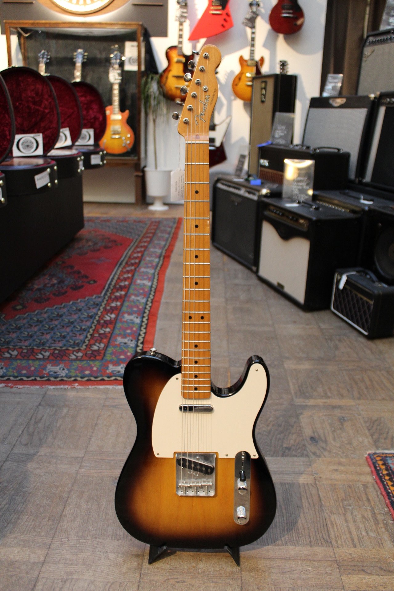 終売品Fender Classic Series \'50s Stratocaster ギター