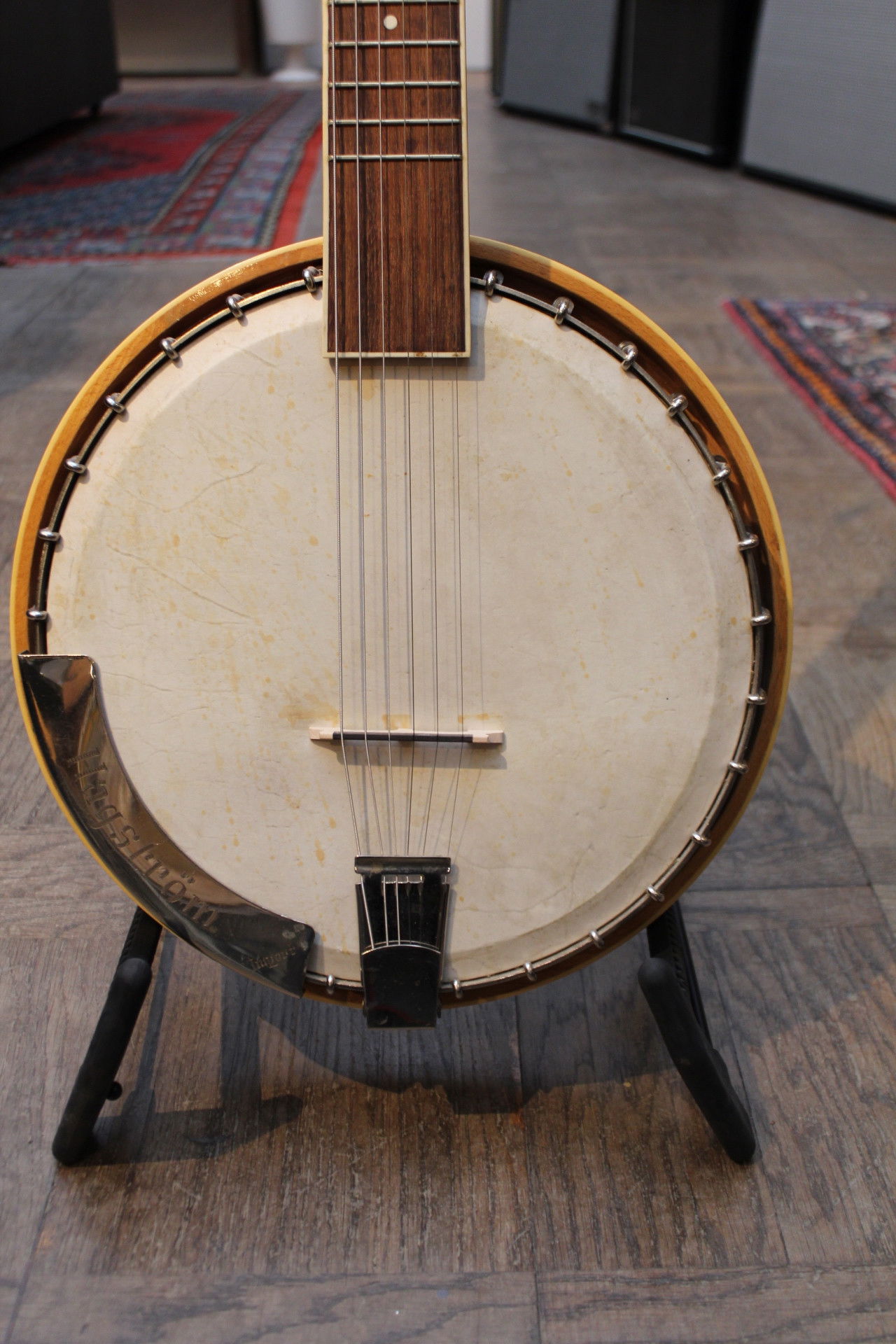 Used 6 outlet string banjo