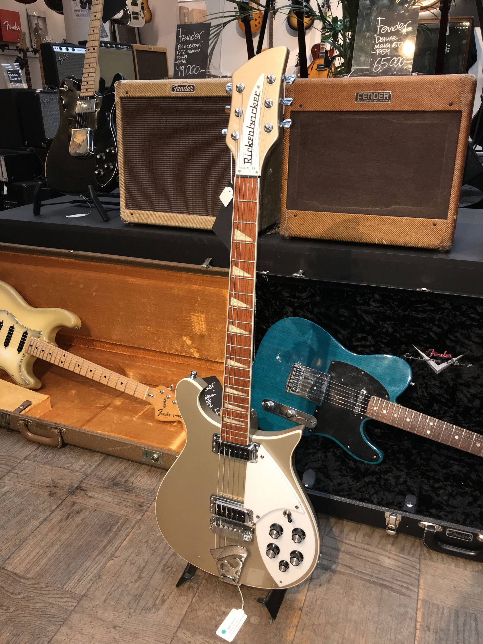 2001 Rickenbacker model 620 DG silver 2001 Rickenbacker model 620 DG silver