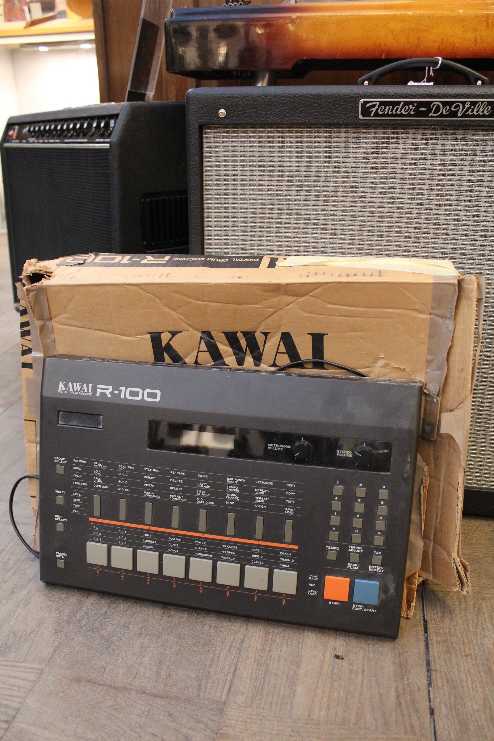 1980´s Kawai R-100 Digital Drum Machine