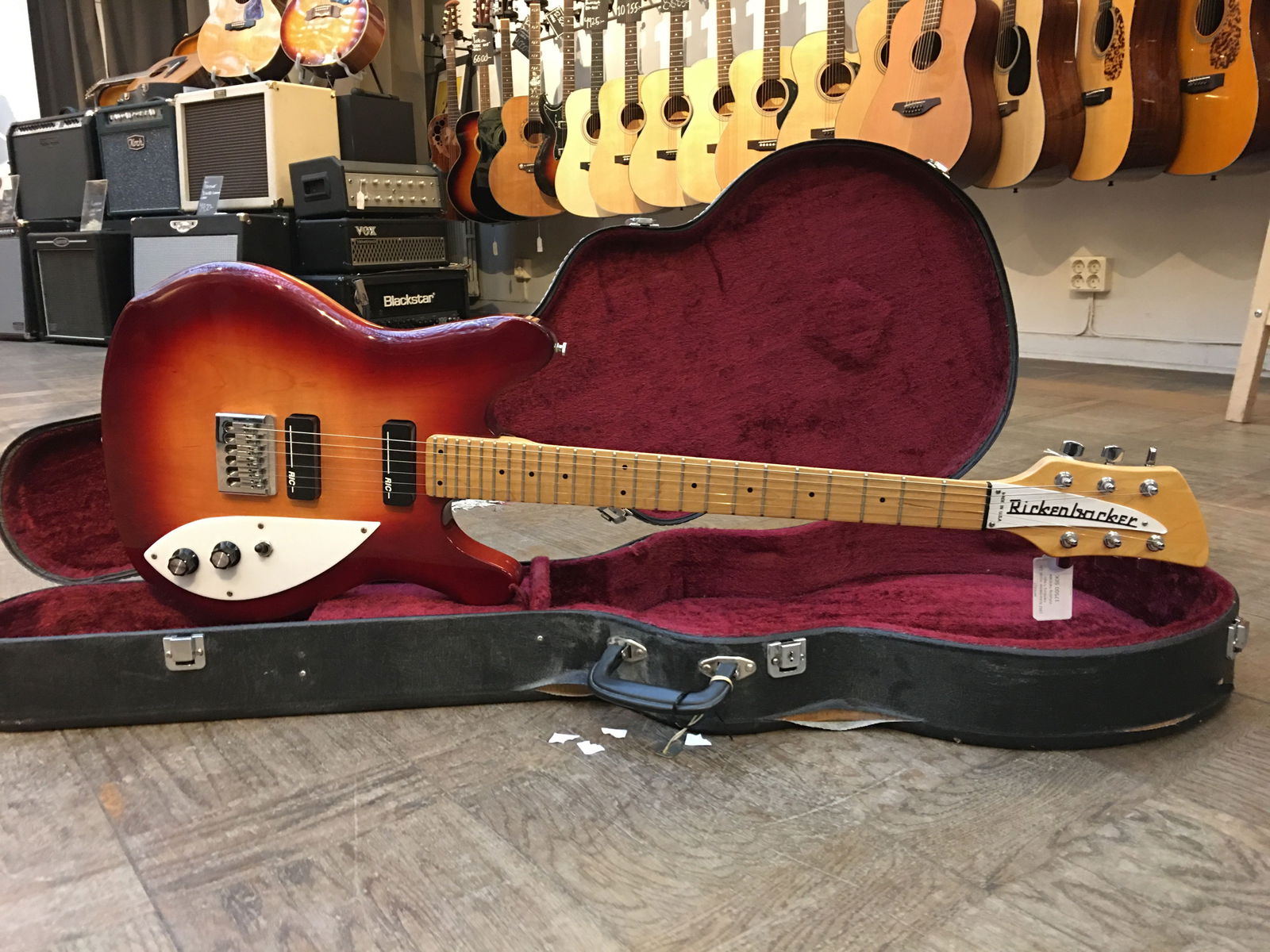 1992 Rickenbacker model 220 Hamburg fireglo