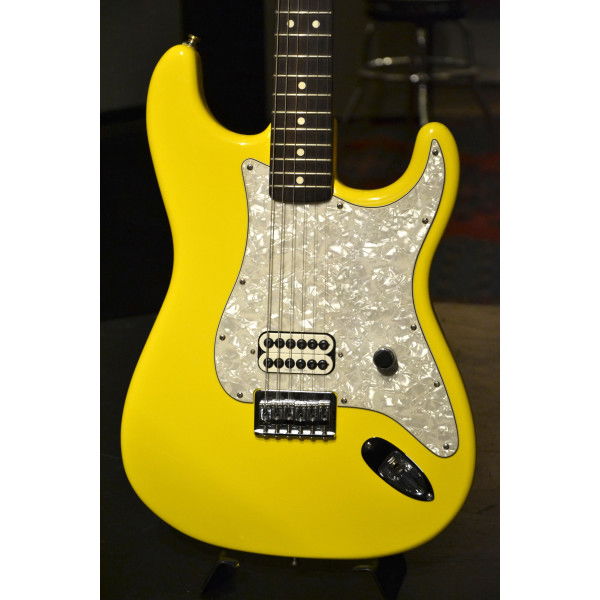 2001 Fender Tom Delonge Stratocaster Artist Series Blink 182 Graffiti Yellow 0810