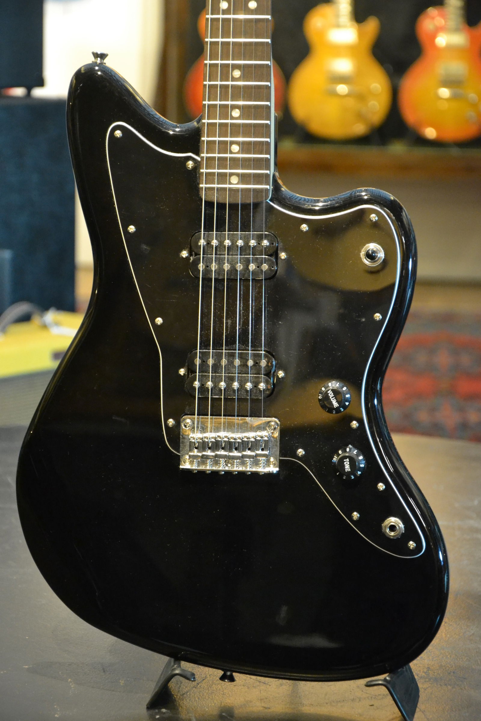 Squier affinity jazzmaster on sale hh black