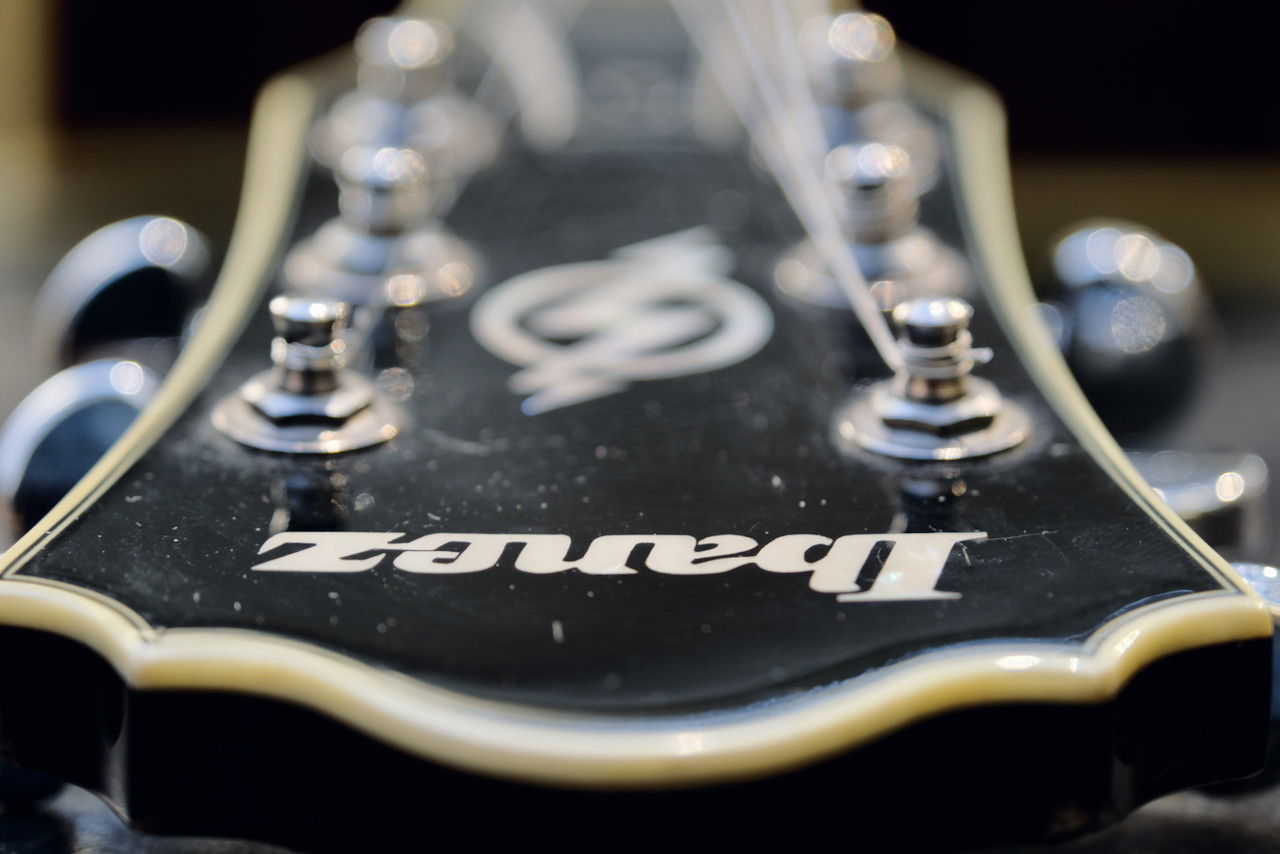 2004 Ibanez AK85-DVS dark violin sunburst 2004 Ibanez AK85-DVS dark violin sunburst