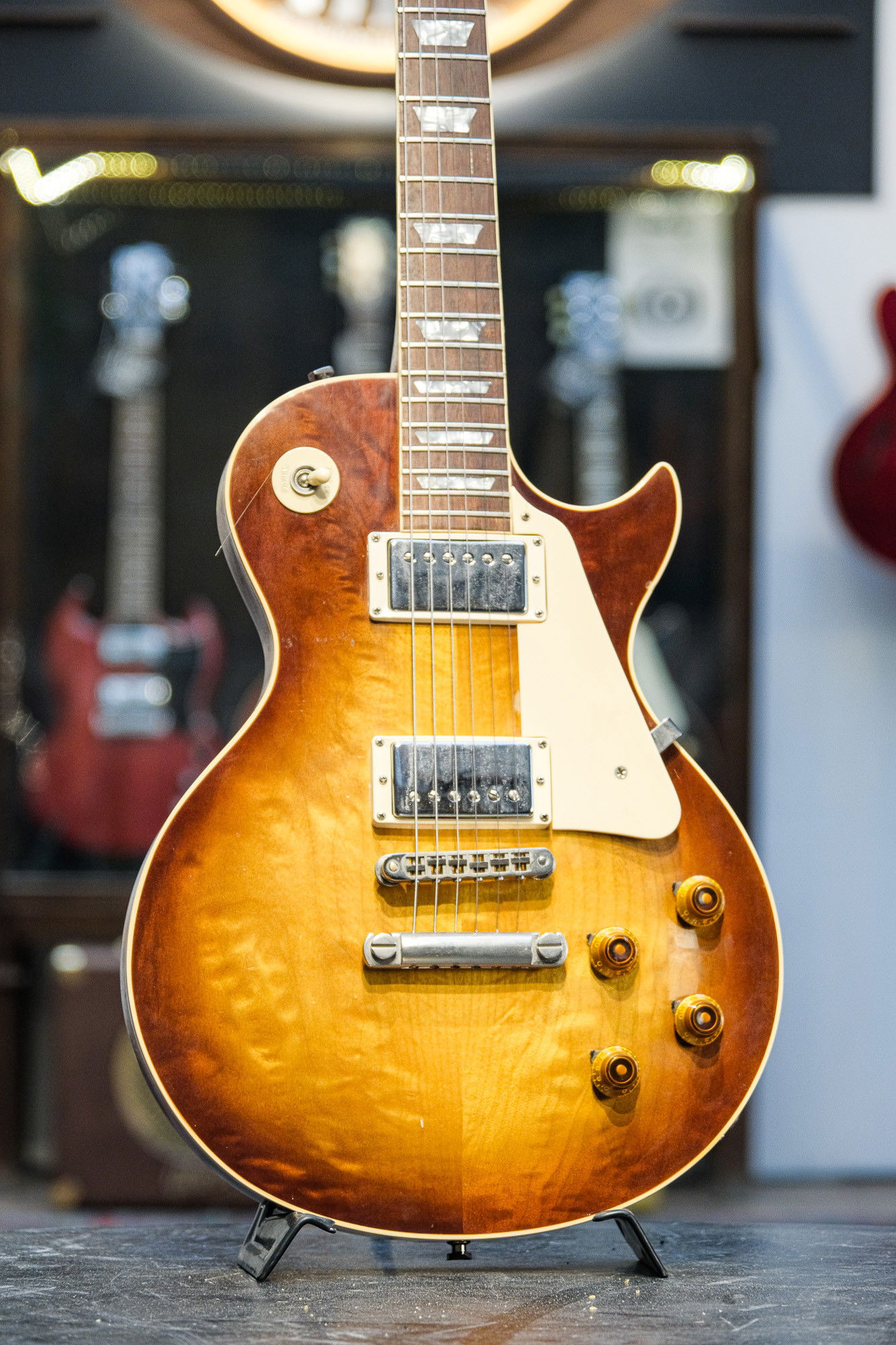 1982 Gibson Les Paul Heritage Series Standard 80 sunburst