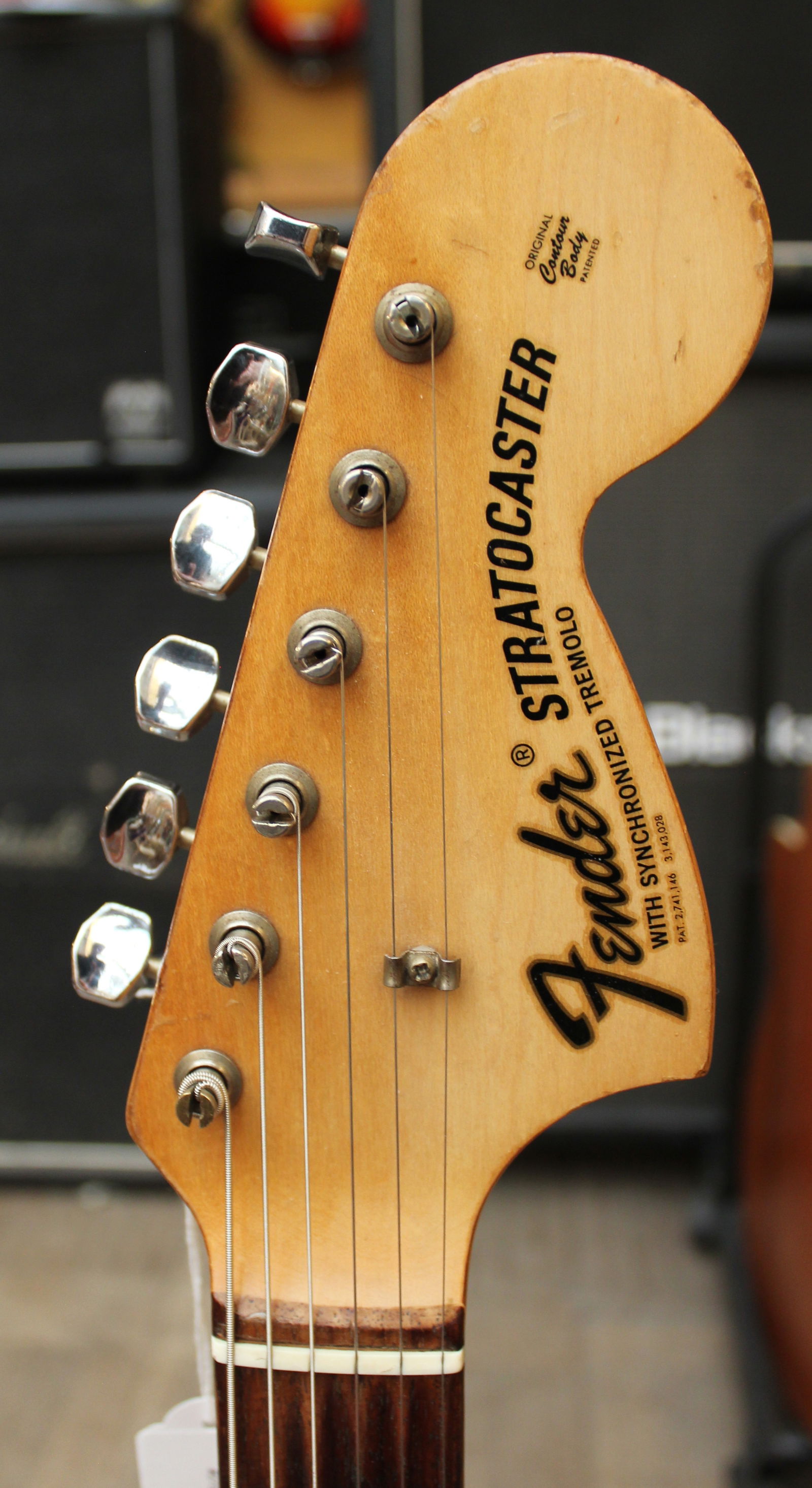 販売本物Fender STRATOCASTER WITH SYNCHRONIZED TREMOLO Contour Body フェンダー ジャパン ストラトキャスター エレキギター ケース付き フェンダー