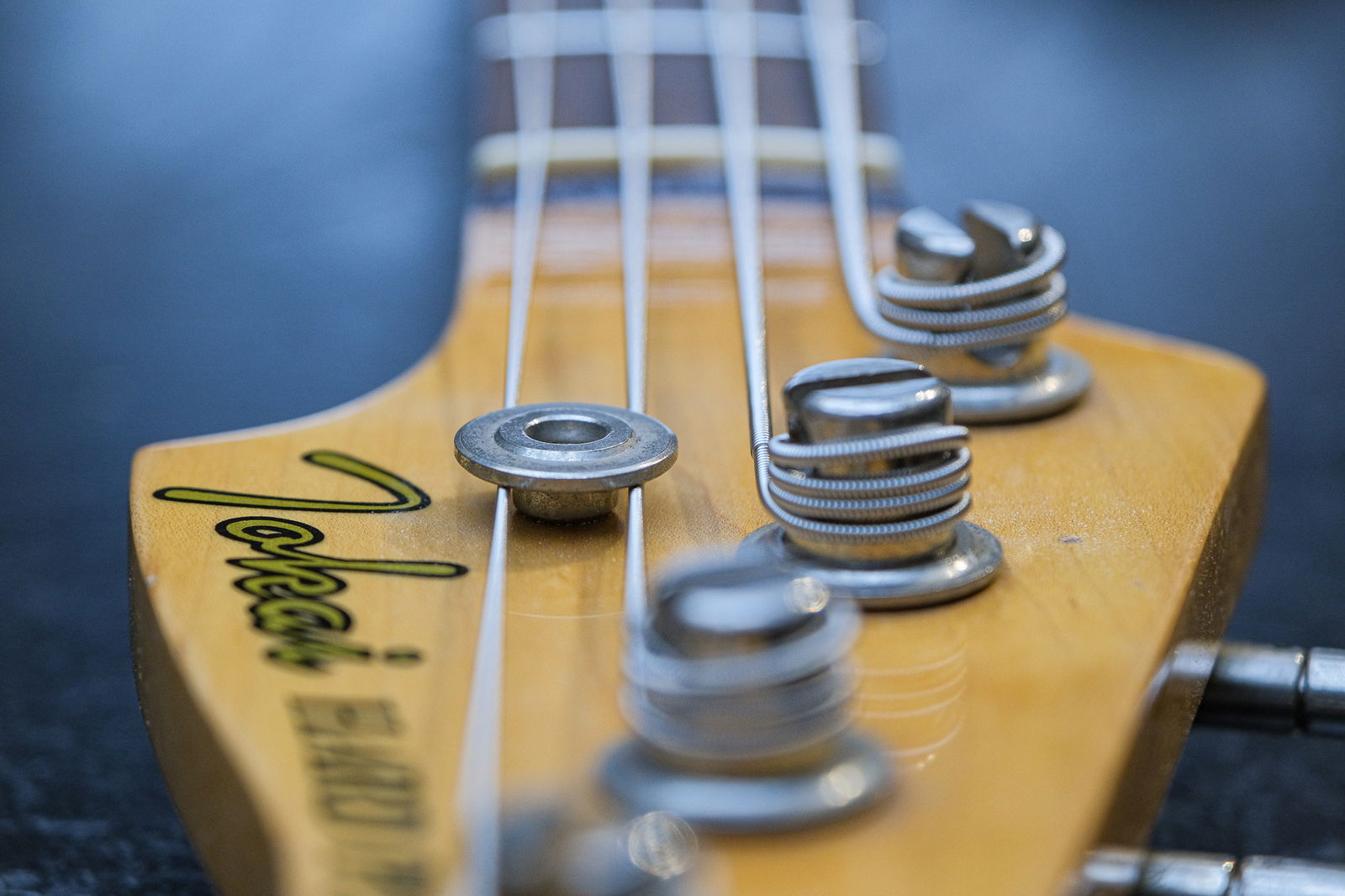 1982-85 Tokai Hard Puncher PB40 66-70 sunburst