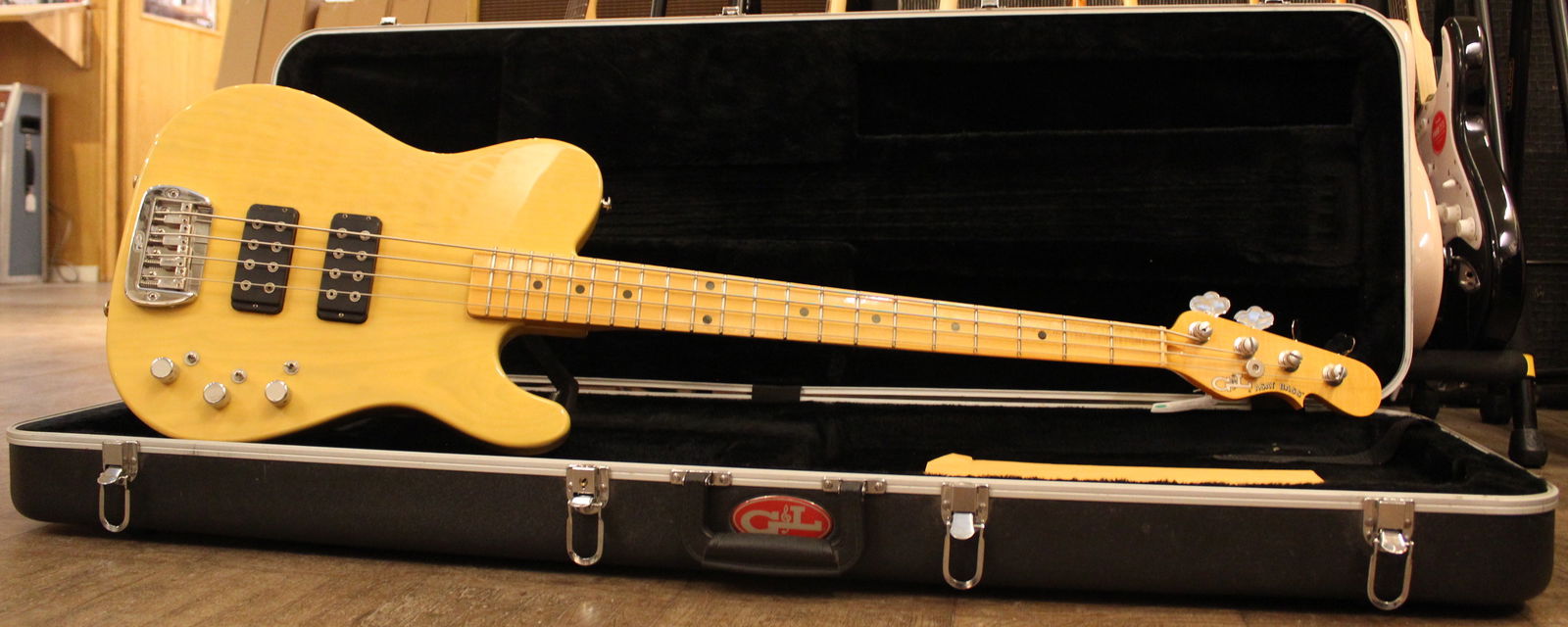 G&L ASAT Bass butterscotch blonde -09 serial CLF54894, beg