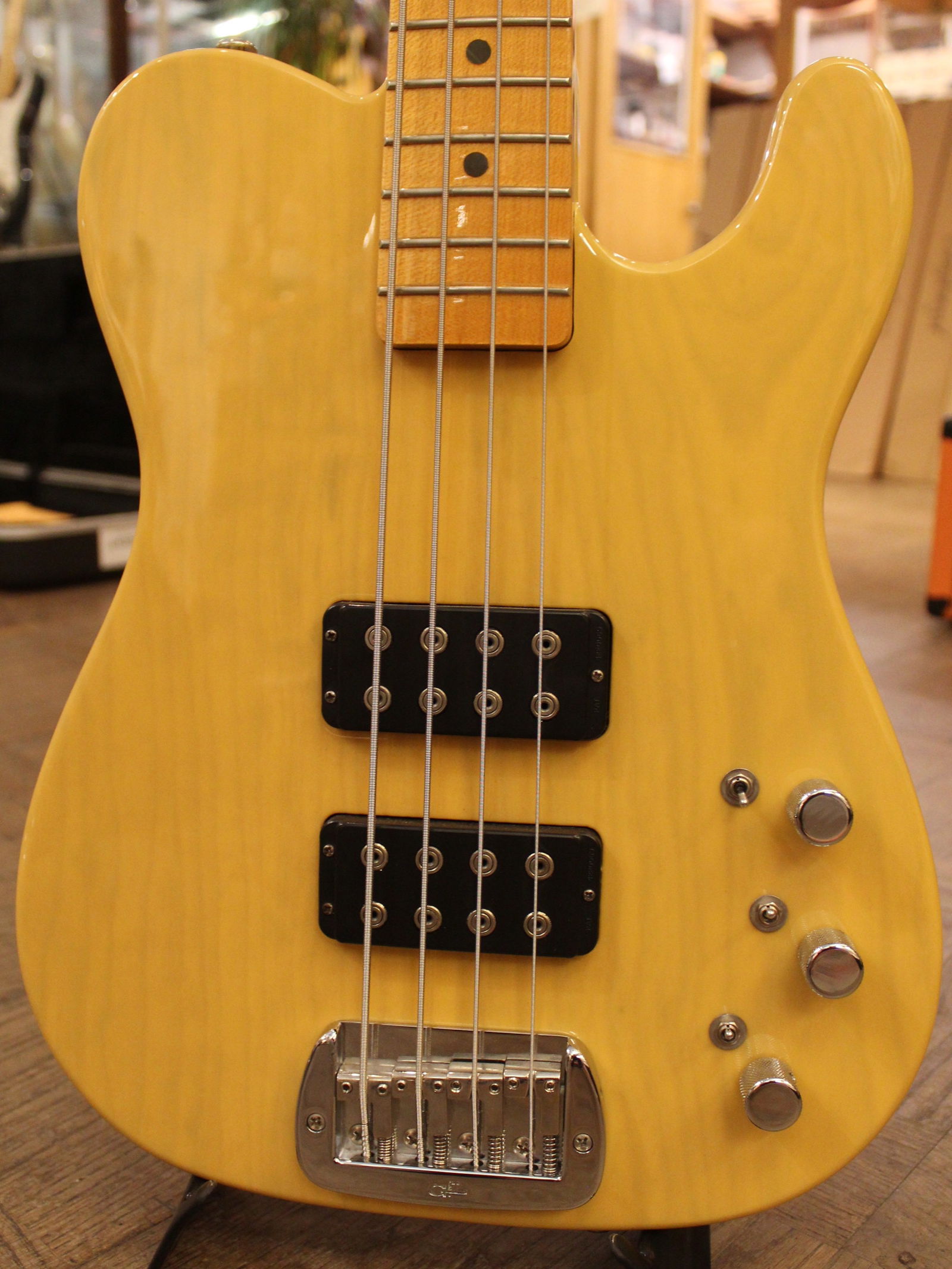 G&L ASAT Bass butterscotch blonde -09 serial CLF54894, beg