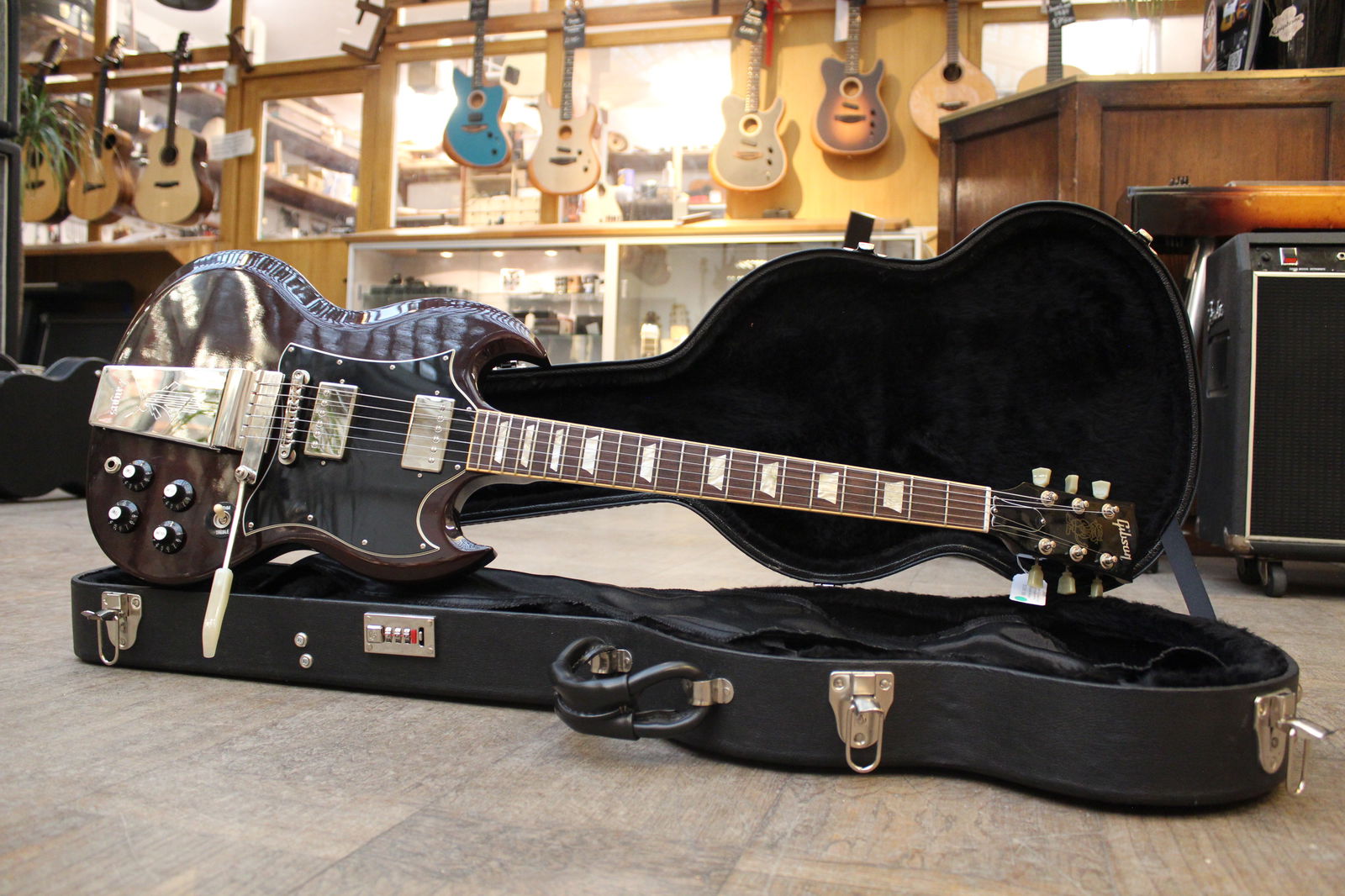 Gibson sg angus on sale young signature thunderstruck