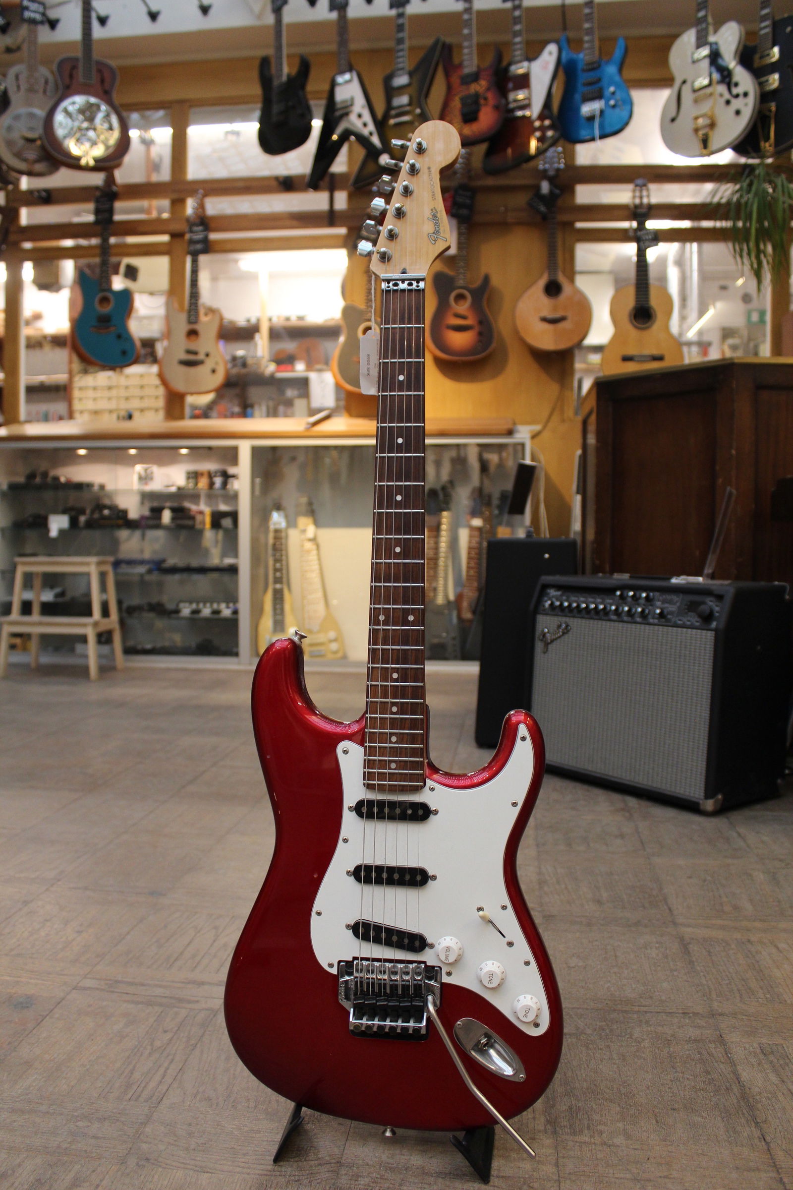 1989 Fender Contemporary Stratocaster ST-562 candy apple red MIJ