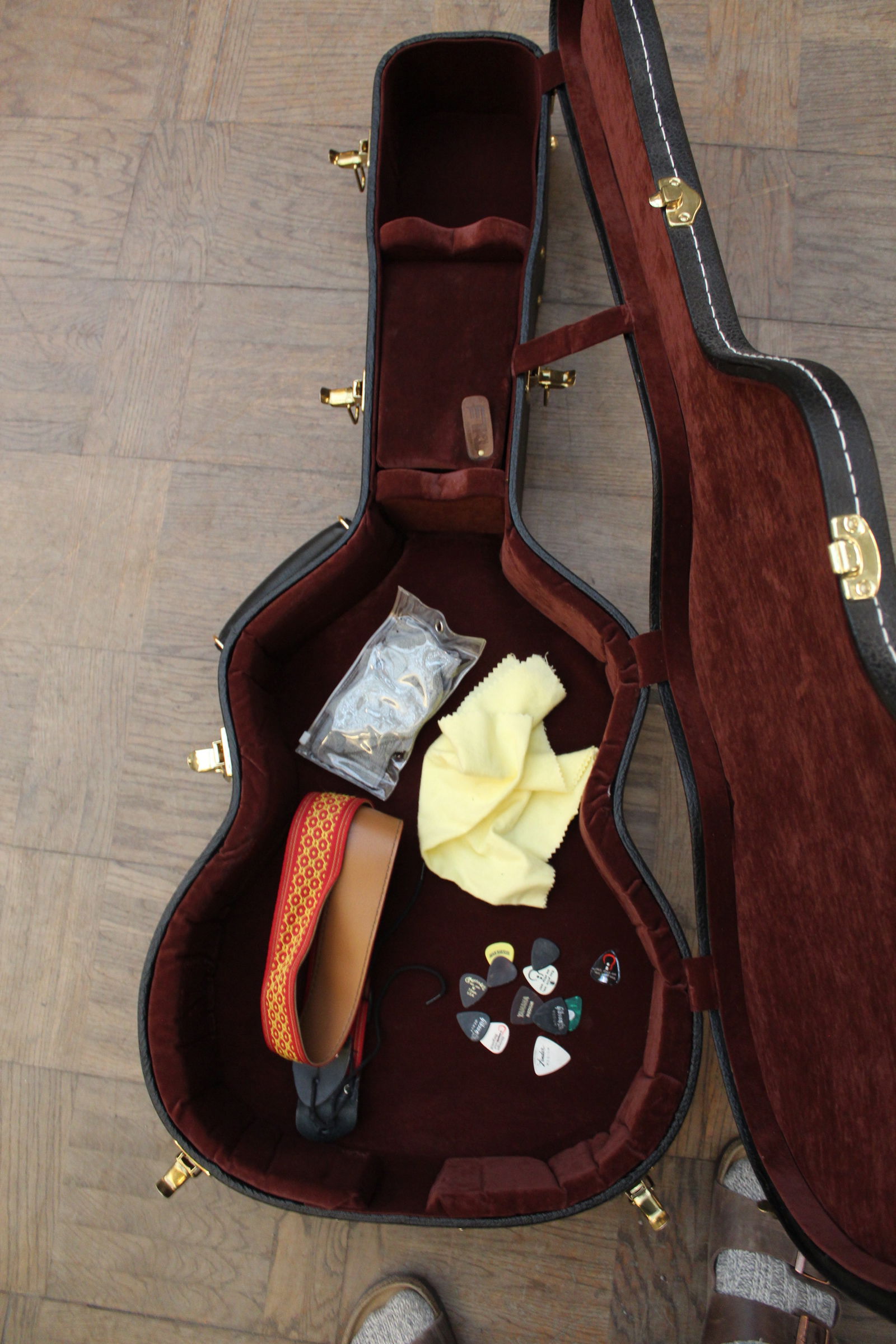 Martin 545 geib store style case