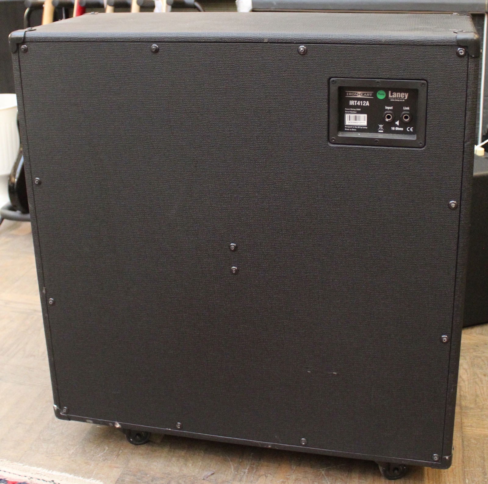 9902】 Laney IRT412A 12インチ 4発 許容320W 16Ω - メルカリ